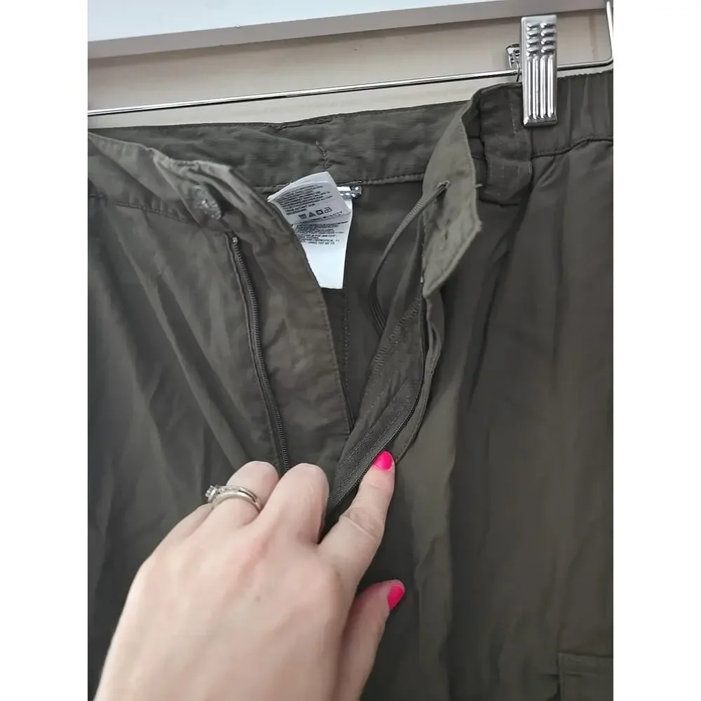 The North Face Green Chino‎ Outdoor Hiking Walking Cargo Shorts Men's Size XL